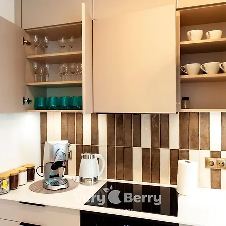 Very Berry - Bukowska 18c - Apartament With Balcony And Garage - Check In 24h Apartment
