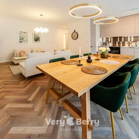 Apartment Very Berry - Bukowska 18c - Apartament With Balcony And Garage - Check In 24h